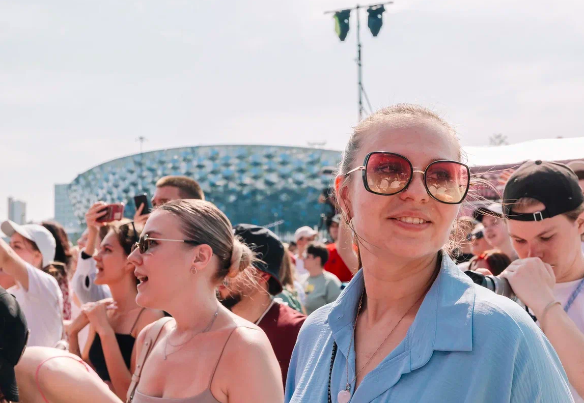 Фото Орали «Сигма-бой» и «А у реки». Опубликованы яркие моменты Черника Music Fest в Новосибирске 14